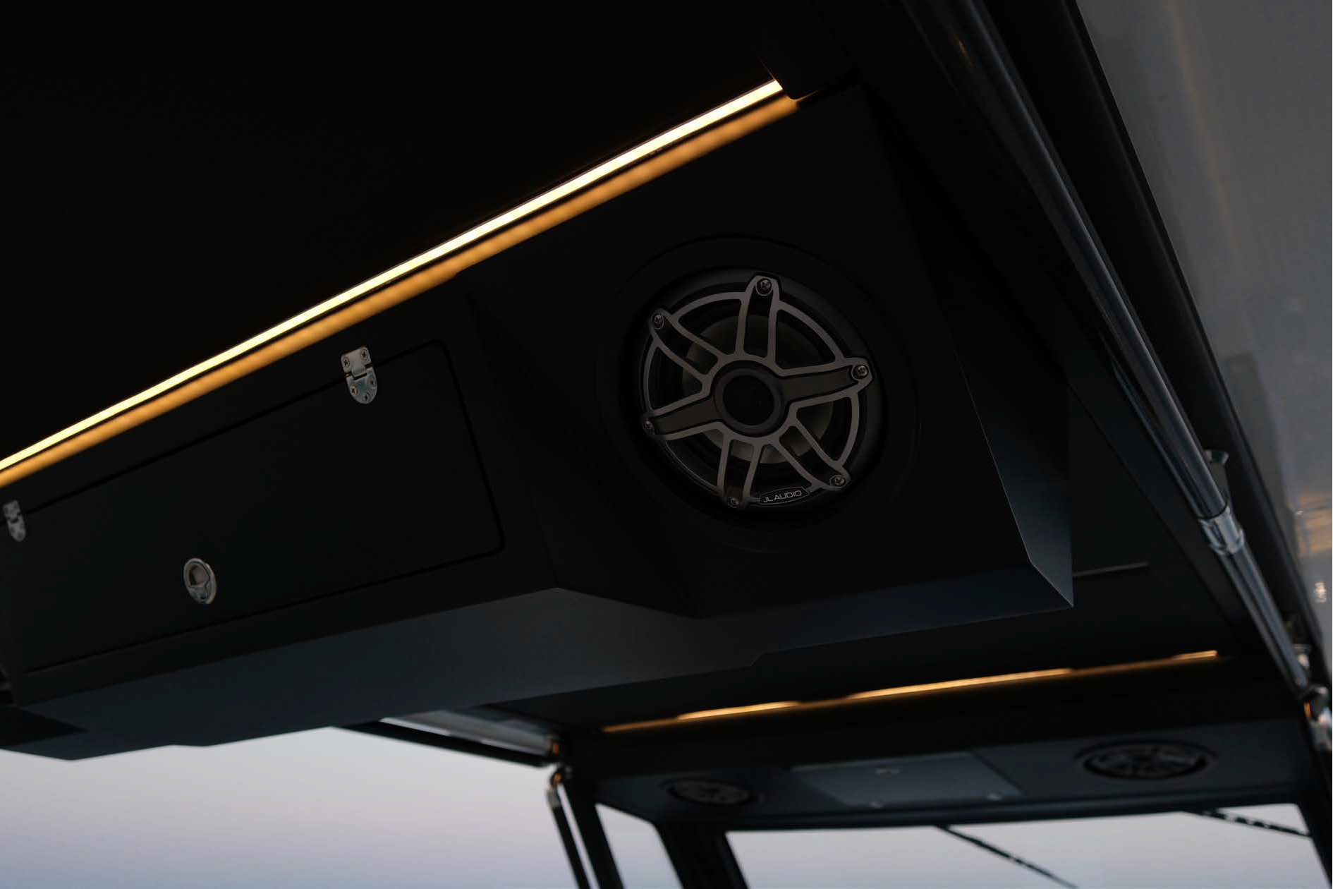 LED Roof Lighting                Enjoy the yacht’s ambiance with LED lights for night trips.